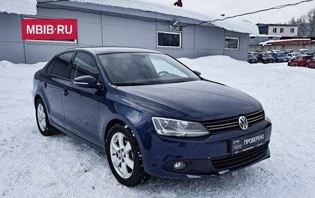 Volkswagen Jetta VI, 2012 год, 900 000 рублей, 3 фотография