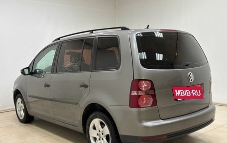 Volkswagen Touran III, 2009 год, 650 000 рублей, 4 фотография