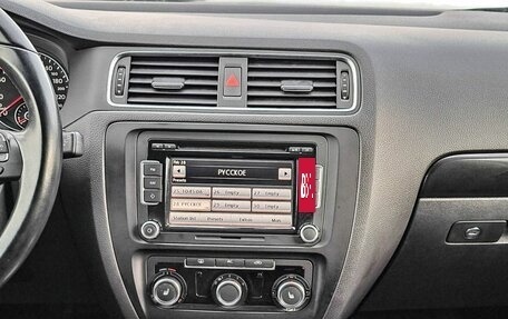 Volkswagen Jetta VI, 2012 год, 900 000 рублей, 16 фотография
