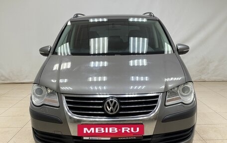 Volkswagen Touran III, 2009 год, 650 000 рублей, 2 фотография