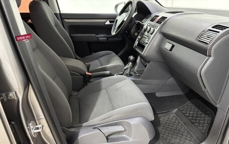 Volkswagen Touran III, 2009 год, 650 000 рублей, 13 фотография