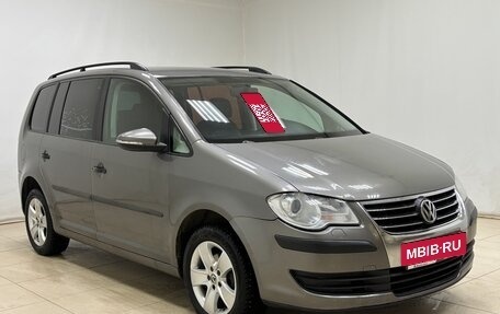 Volkswagen Touran III, 2009 год, 650 000 рублей, 3 фотография