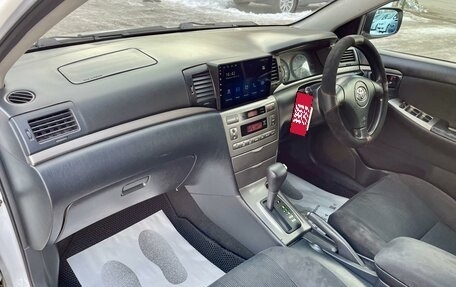 Toyota Corolla, 2004 год, 809 000 рублей, 11 фотография