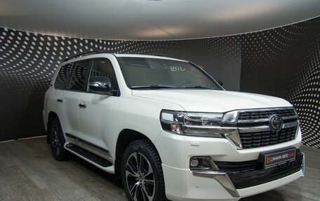 Toyota Land Cruiser 200, 2020 год, 11 650 000 рублей, 3 фотография