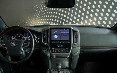 Toyota Land Cruiser 200, 2020 год, 11 650 000 рублей, 9 фотография