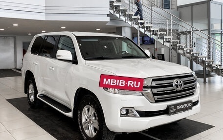 Toyota Land Cruiser 200, 2016 год, 5 200 000 рублей, 3 фотография