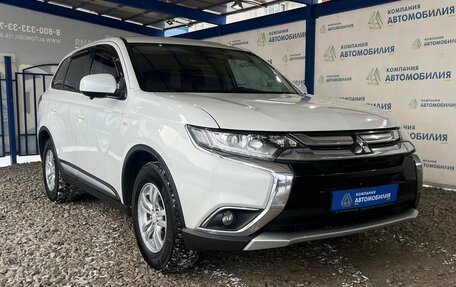 Mitsubishi Outlander III рестайлинг 3, 2017 год, 1 999 000 рублей, 7 фотография