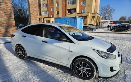 Hyundai Solaris II рестайлинг, 2012 год, 830 000 рублей, 5 фотография