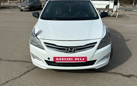 Hyundai Solaris II рестайлинг, 2015 год, 550 000 рублей, 3 фотография