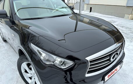 Infiniti QX70, 2015 год, 3 050 000 рублей, 12 фотография