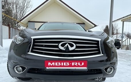 Infiniti QX70, 2015 год, 3 050 000 рублей, 13 фотография