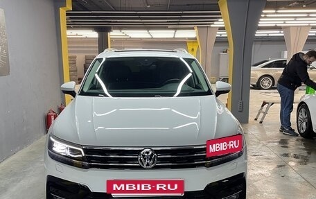 Volkswagen Tiguan II, 2019 год, 3 620 000 рублей, 2 фотография