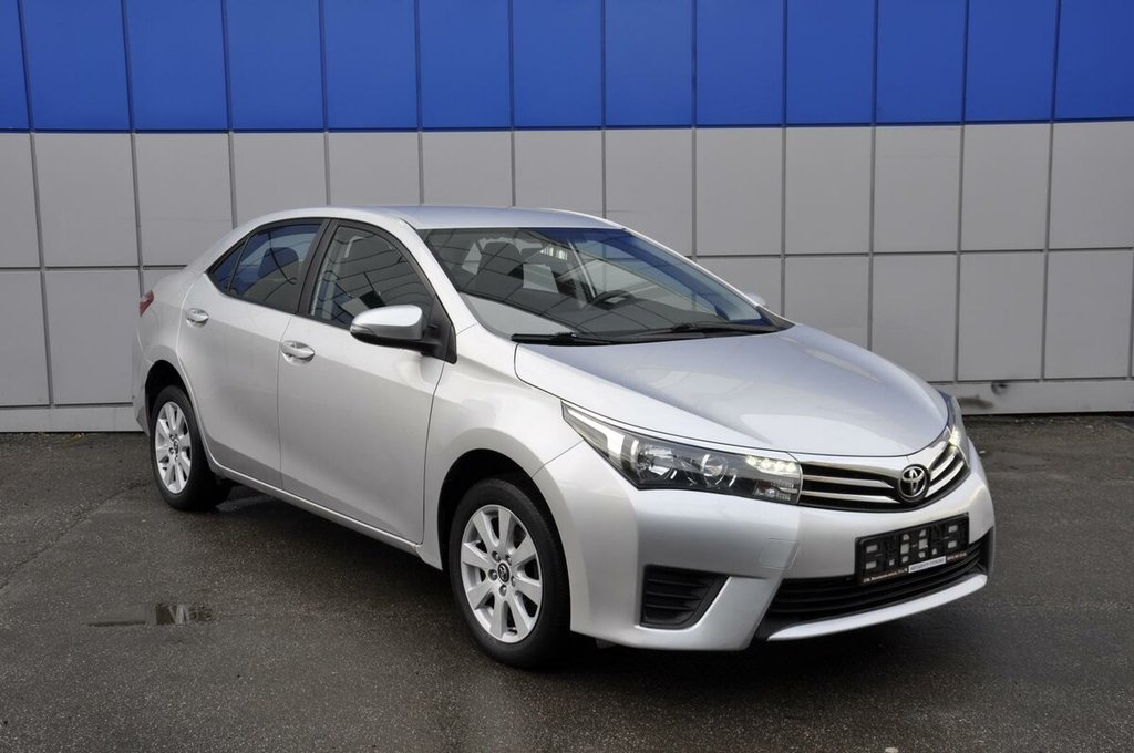 Toyota Corolla E160, 2016 год, 240 000 рублей, 1 фотография