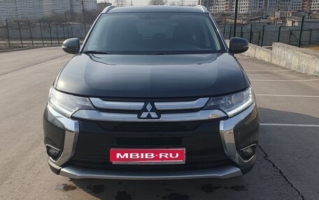 Mitsubishi Outlander III рестайлинг 3, 2017 год, 2 160 000 рублей, 1 фотография