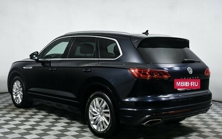 Volkswagen Touareg III, 2018 год, 4 149 000 рублей, 7 фотография