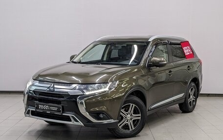 Mitsubishi Outlander III рестайлинг 3, 2019 год, 2 445 000 рублей, 1 фотография