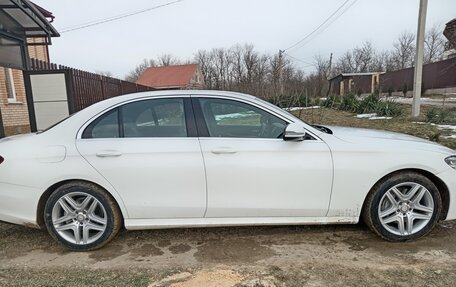 Mercedes-Benz E-Класс, 2018 год, 3 100 000 рублей, 4 фотография