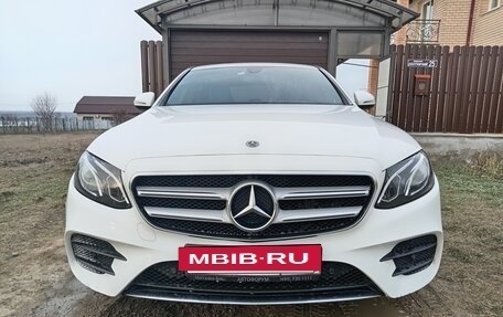 Mercedes-Benz E-Класс, 2018 год, 3 100 000 рублей, 3 фотография