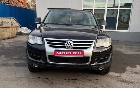 Volkswagen Touareg III, 2007 год, 1 070 000 рублей, 2 фотография