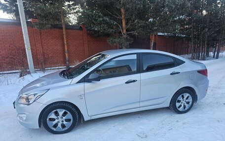 Hyundai Solaris II рестайлинг, 2015 год, 1 350 000 рублей, 13 фотография