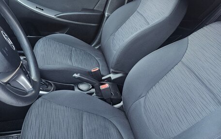 Hyundai Solaris II рестайлинг, 2015 год, 1 350 000 рублей, 18 фотография