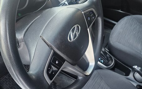 Hyundai Solaris II рестайлинг, 2015 год, 1 350 000 рублей, 17 фотография