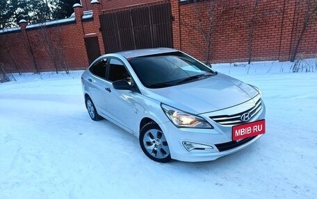 Hyundai Solaris II рестайлинг, 2015 год, 1 350 000 рублей, 3 фотография