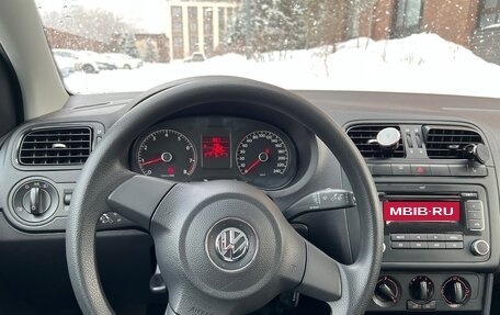 Volkswagen Polo VI (EU Market), 2012 год, 910 000 рублей, 17 фотография