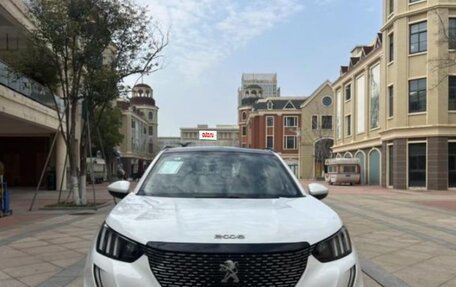 Peugeot 2008 II, 2022 год, 1 890 000 рублей, 2 фотография