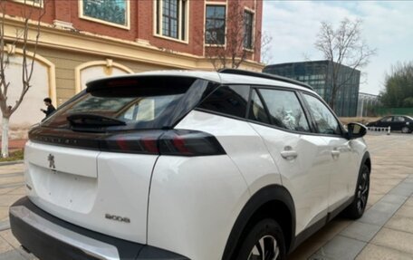 Peugeot 2008 II, 2022 год, 1 890 000 рублей, 6 фотография