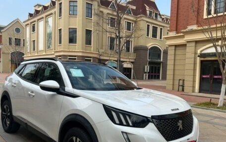 Peugeot 2008 II, 2022 год, 1 890 000 рублей, 3 фотография