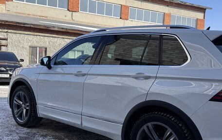 Volkswagen Tiguan II, 2018 год, 3 850 000 рублей, 7 фотография