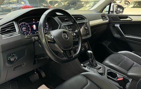 Volkswagen Tiguan II, 2018 год, 2 799 000 рублей, 19 фотография