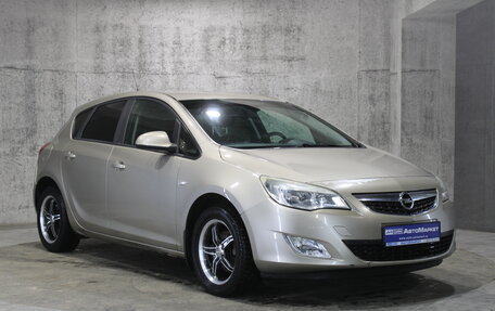 Opel Astra J, 2011 год, 758 000 рублей, 3 фотография