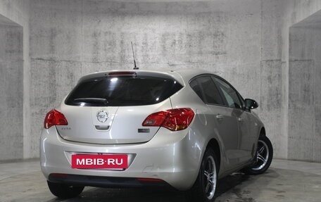 Opel Astra J, 2011 год, 758 000 рублей, 10 фотография