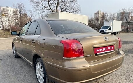 Toyota Avensis III рестайлинг, 2004 год, 695 000 рублей, 4 фотография