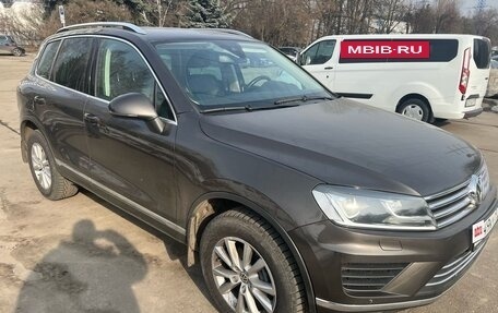 Volkswagen Touareg III, 2015 год, 2 790 000 рублей, 2 фотография