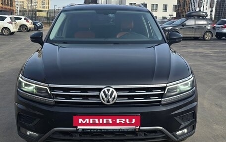 Volkswagen Tiguan II, 2018 год, 2 950 000 рублей, 2 фотография