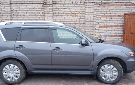 Mitsubishi Outlander III рестайлинг 3, 2010 год, 1 200 000 рублей, 22 фотография