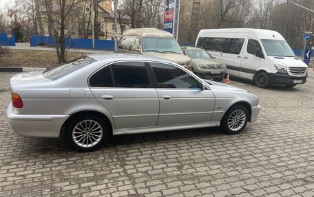 BMW 5 серия, 2003 год, 850 000 рублей, 3 фотография