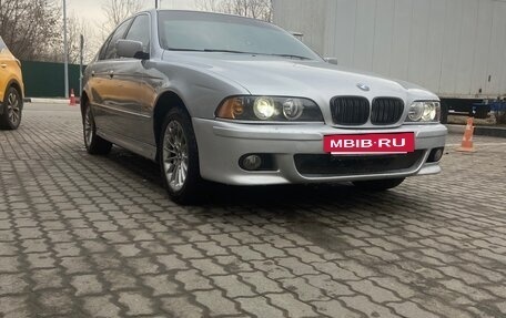 BMW 5 серия, 2003 год, 850 000 рублей, 2 фотография