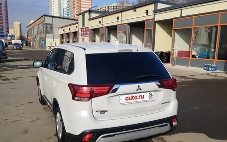 Mitsubishi Outlander III рестайлинг 3, 2018 год, 2 000 000 рублей, 4 фотография