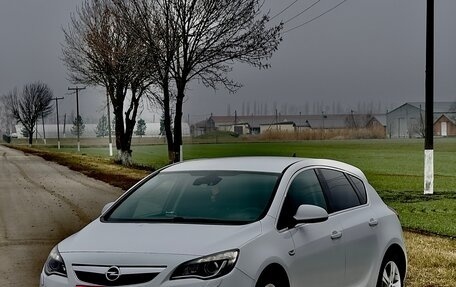 Opel Astra J, 2010 год, 900 000 рублей, 4 фотография