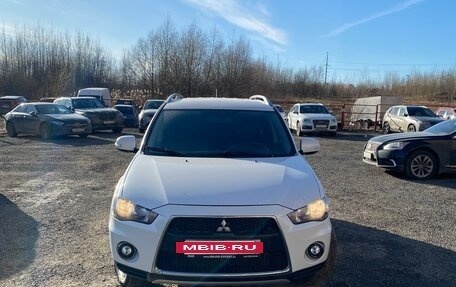 Mitsubishi Outlander III рестайлинг 3, 2010 год, 1 180 000 рублей, 4 фотография