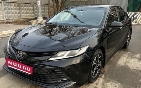 Toyota Camry, 2018 год, 1 950 000 рублей, 2 фотография