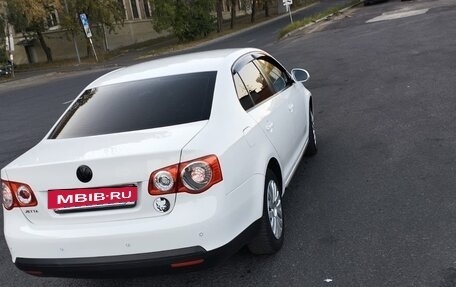 Volkswagen Jetta VI, 2010 год, 750 000 рублей, 4 фотография