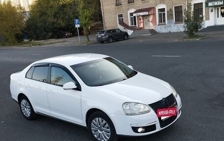 Volkswagen Jetta VI, 2010 год, 750 000 рублей, 3 фотография