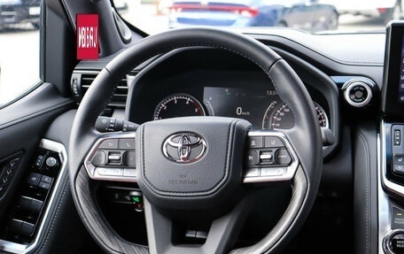 Toyota Land Cruiser, 2024 год, 17 490 000 рублей, 12 фотография