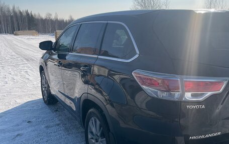 Toyota Highlander III, 2015 год, 3 000 000 рублей, 5 фотография