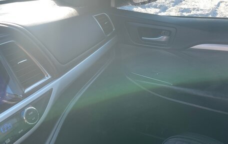 Toyota Highlander III, 2015 год, 3 000 000 рублей, 14 фотография